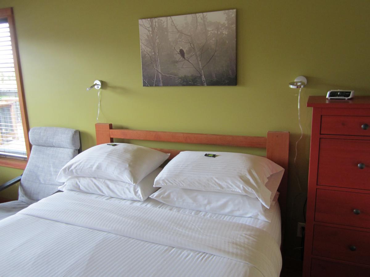 Ecoscape Cabins Hotel Port Hardy Esterno foto